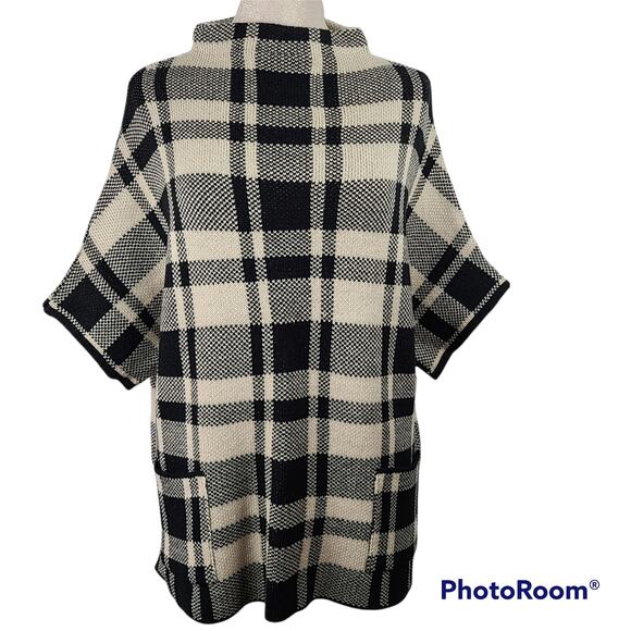 Janice oversized one size black and white plaid pull over sweater - Picture 1 of 8